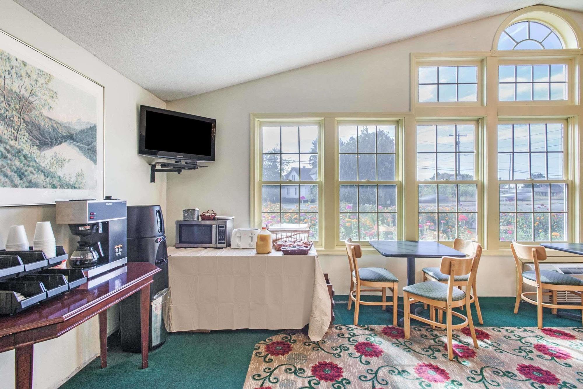 Knights Inn Hadley Extérieur photo